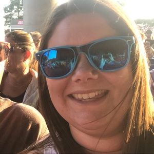 Meet your Posher, Brooke